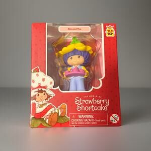 🔥Strawberry Shortcake Spring Collection Cheebee - Almond Tea BNWT🔥